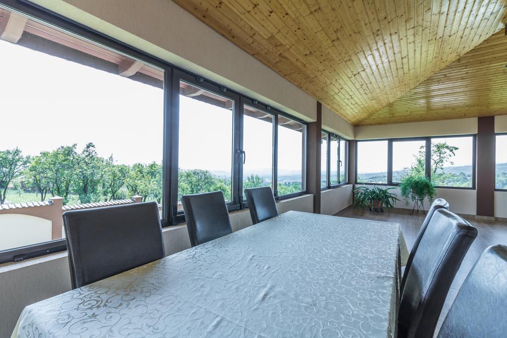 Conacul Lui Bulica Hotel Novaci-Străini Buitenkant foto