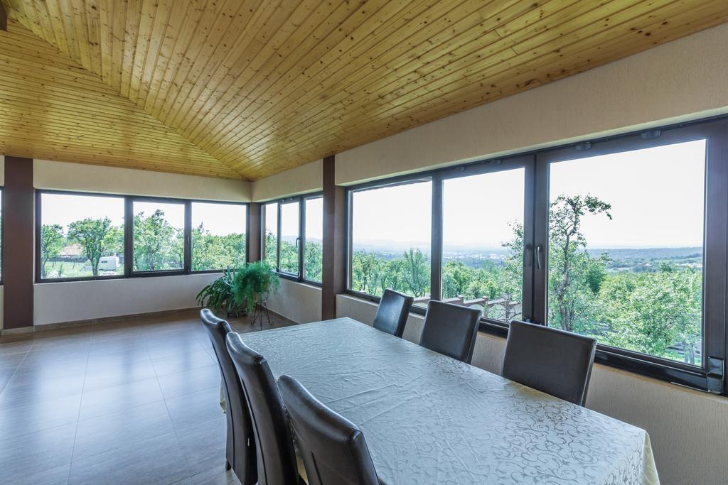 Conacul Lui Bulica Hotel Novaci-Străini Buitenkant foto