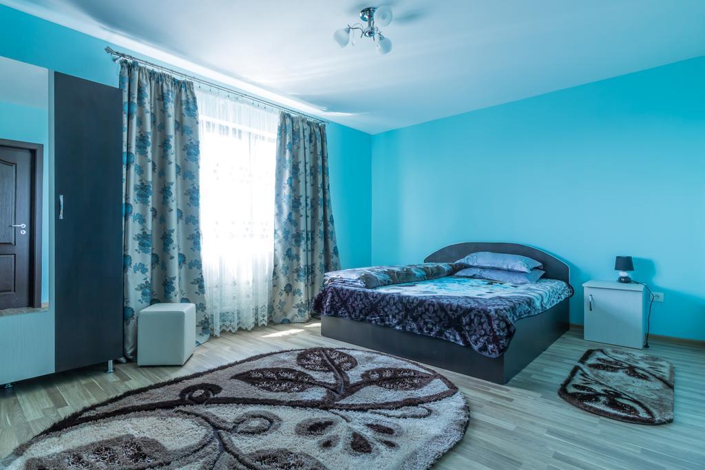 Conacul Lui Bulica Hotel Novaci-Străini Buitenkant foto