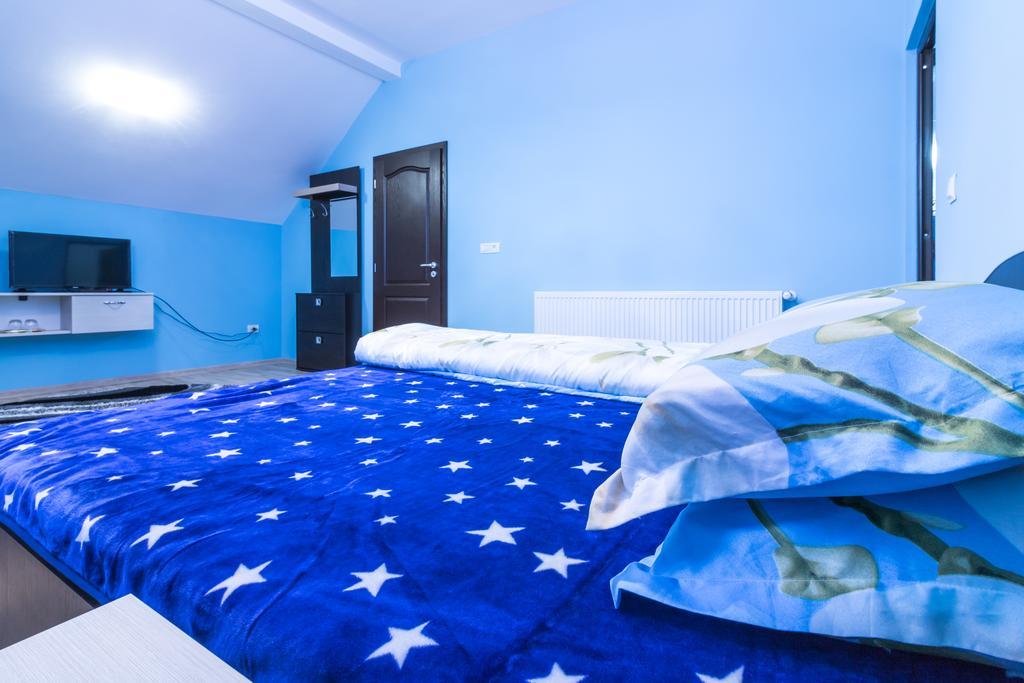 Conacul Lui Bulica Hotel Novaci-Străini Buitenkant foto