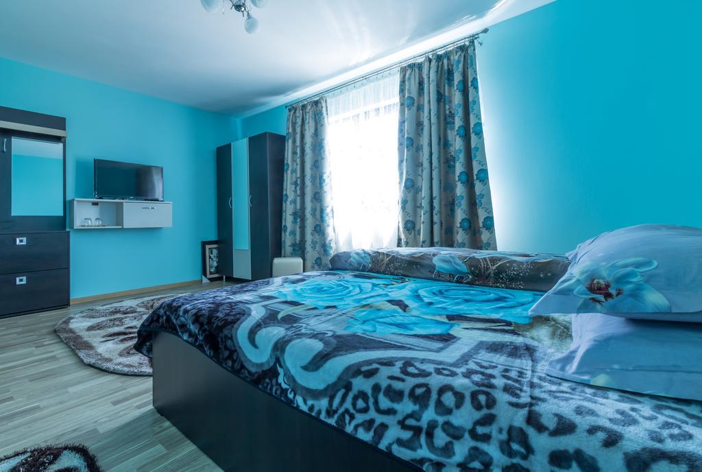 Conacul Lui Bulica Hotel Novaci-Străini Buitenkant foto