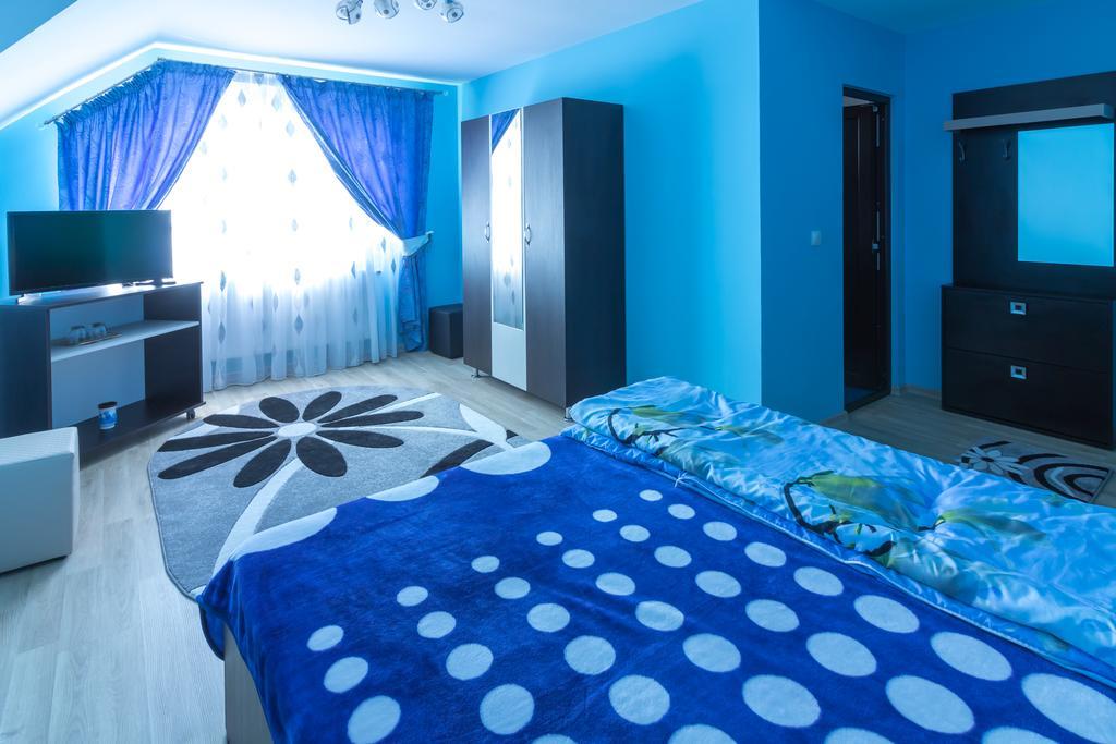 Conacul Lui Bulica Hotel Novaci-Străini Buitenkant foto