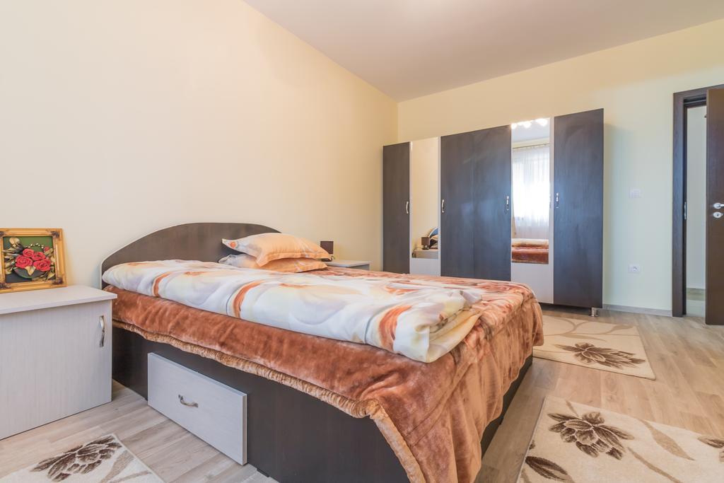 Conacul Lui Bulica Hotel Novaci-Străini Buitenkant foto