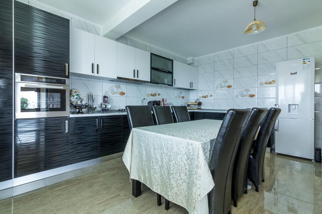 Conacul Lui Bulica Hotel Novaci-Străini Buitenkant foto